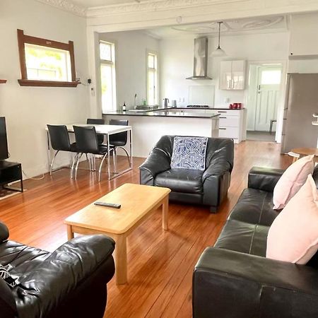 Spacious Retreat Near Ferry & Mall Wellington Exterior photo