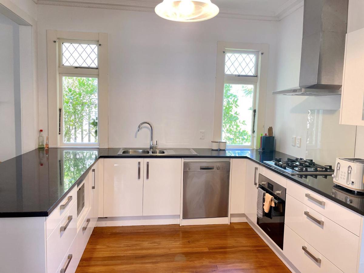 Spacious Retreat Near Ferry & Mall Wellington Exterior photo