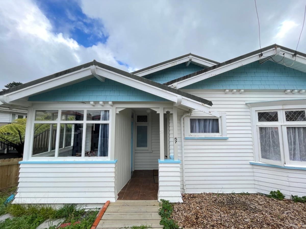 Spacious Retreat Near Ferry & Mall Wellington Exterior photo