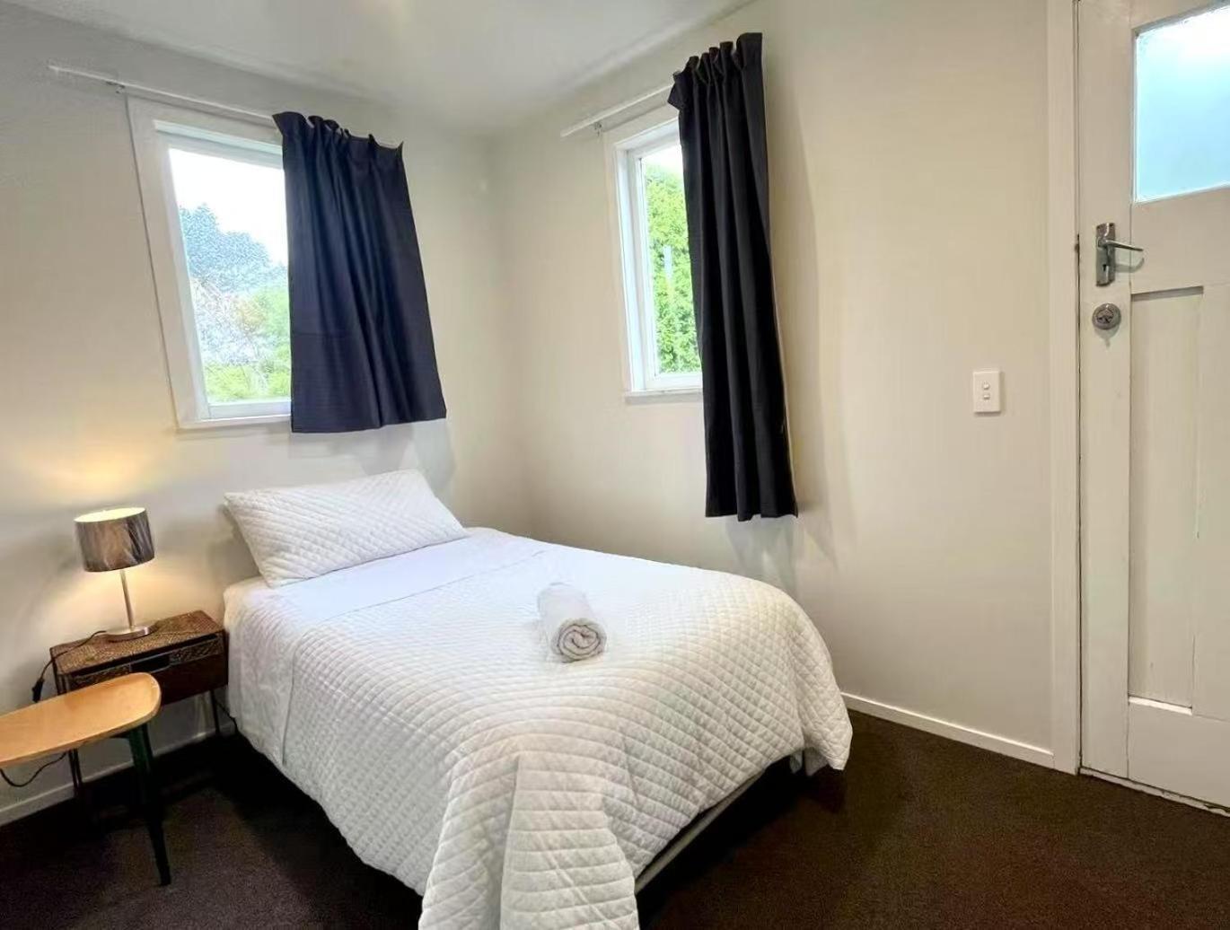 Spacious Retreat Near Ferry & Mall Wellington Exterior photo